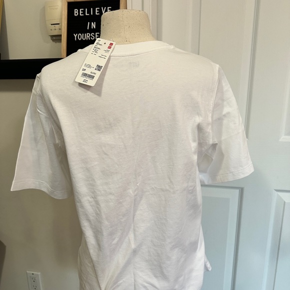 NEW - Uniqlo - Women’s T shirts - Picture 2 of 6